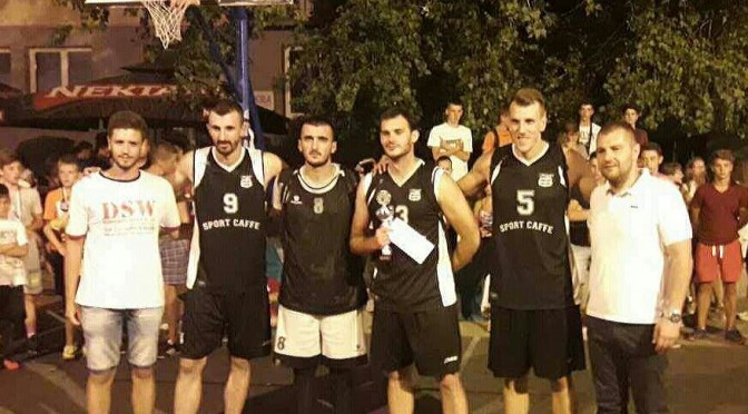 Nedelju iza ponoci završen je turnir u uličnom basketu